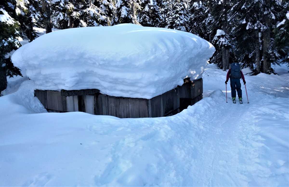 Avalanche control bunker